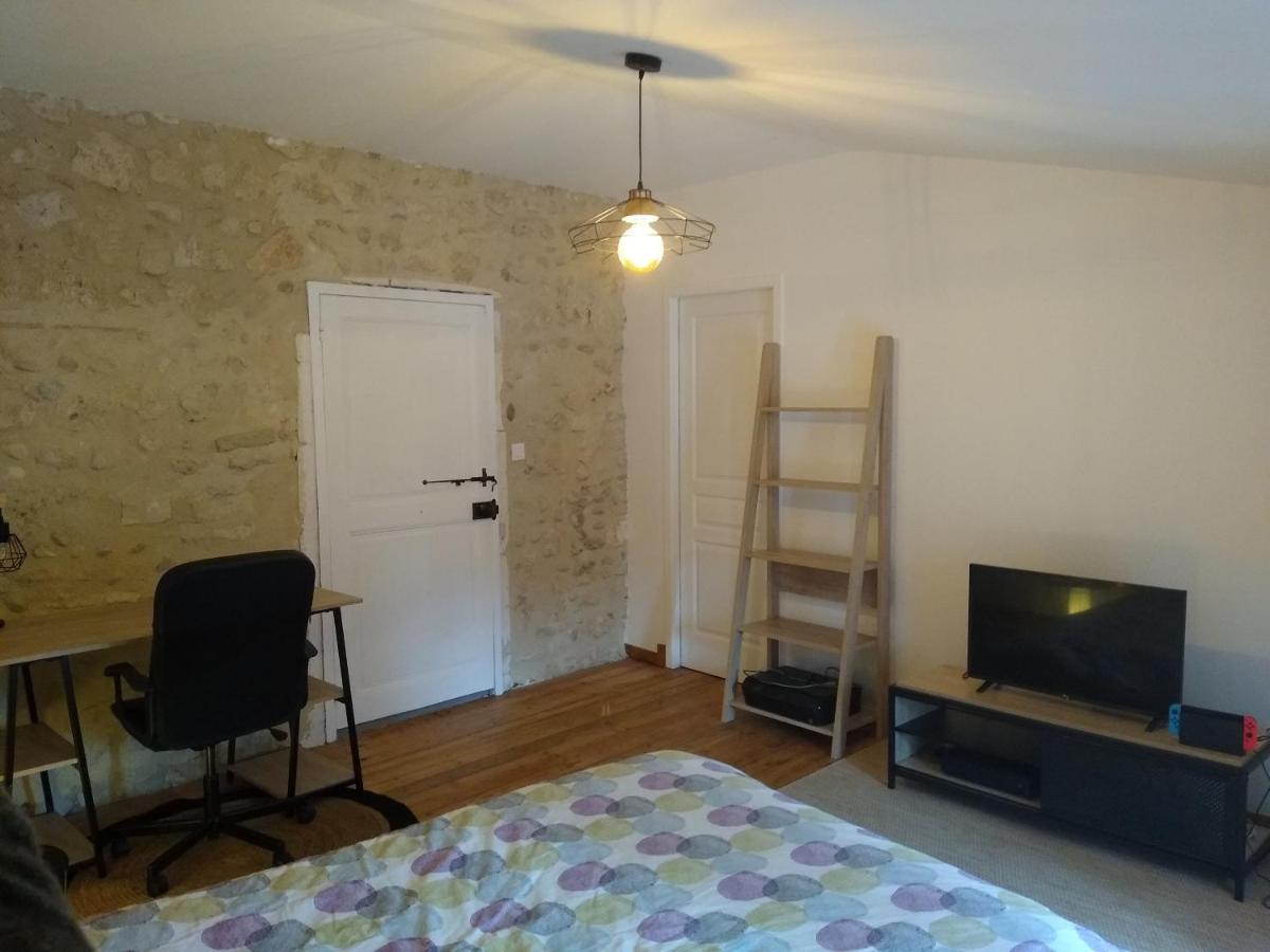Chambre Privee - Pierrelatte Bagian luar foto